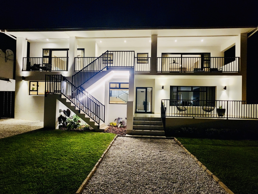 9 Bedroom Property for Sale in Westcliff Western Cape